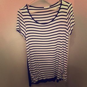 Black and white stripped tee